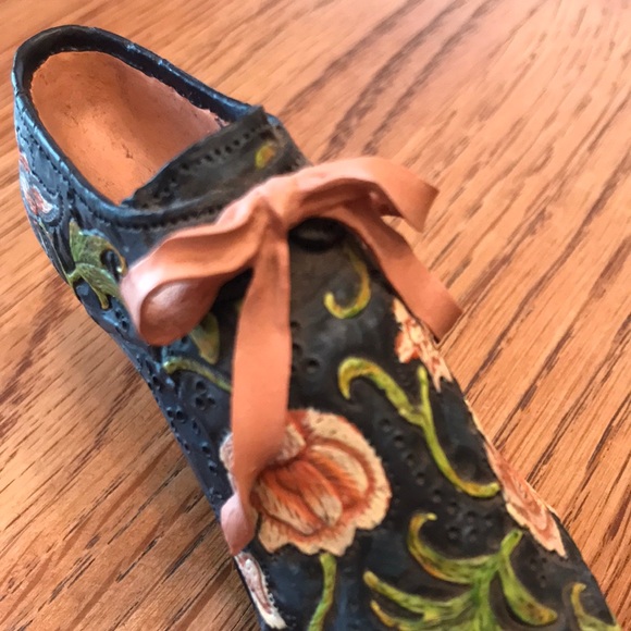 Just The Right Shoe-Versailles - Picture 5 of 7